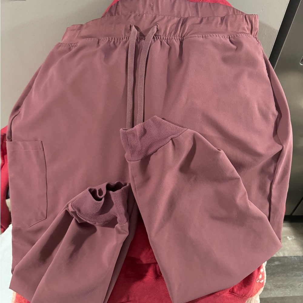 Women's mauve  Jogger scrub pants